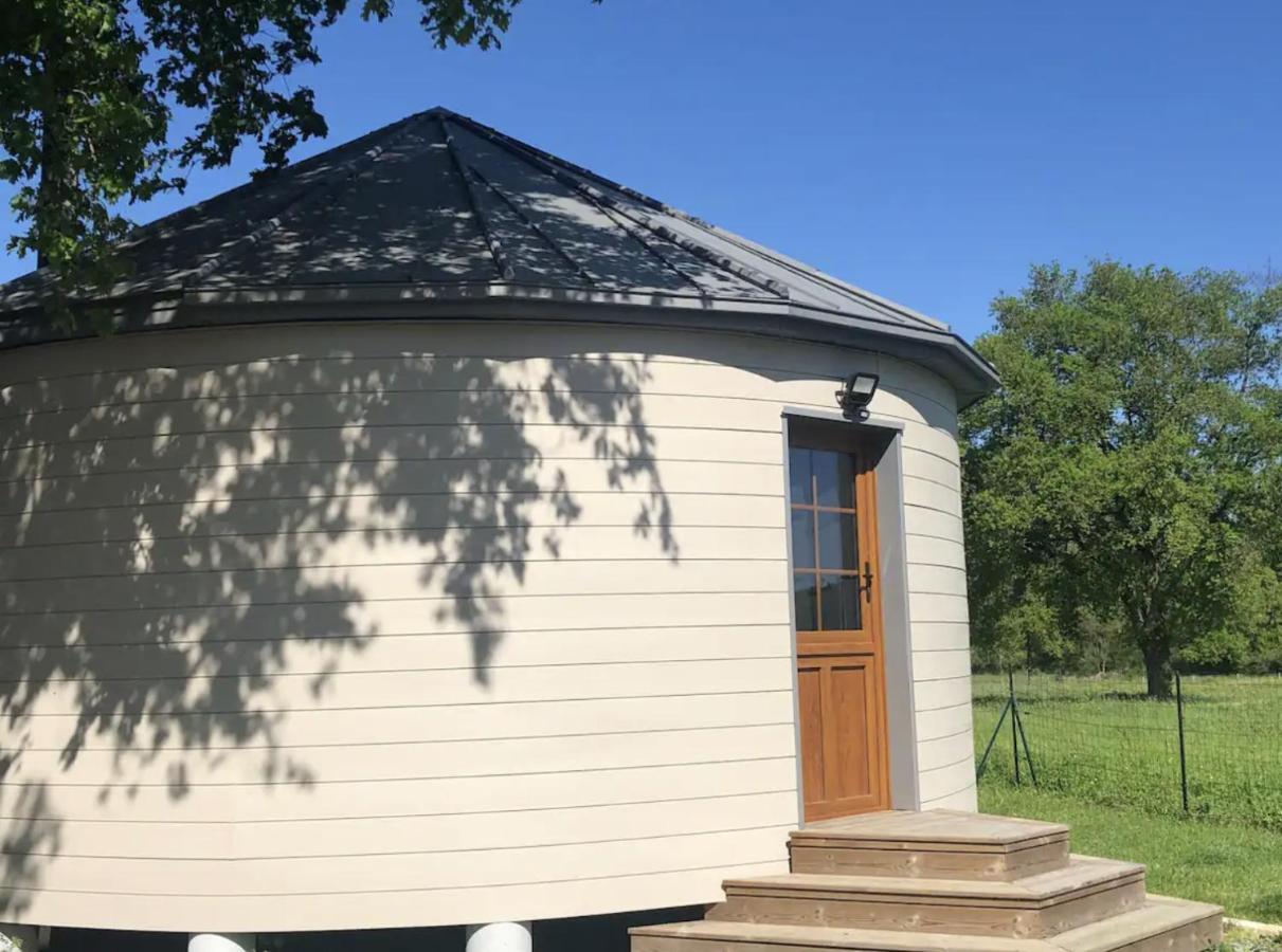 Gîte pour 4 personnes Saint-Martin-du-Fouilloux  Extérieur photo